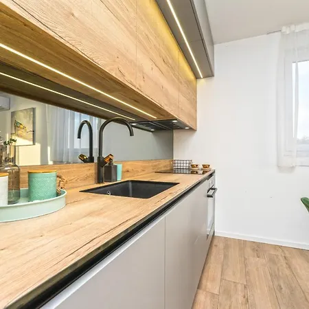 Blue Waves, Beachfront Modern Διαμέρισμα