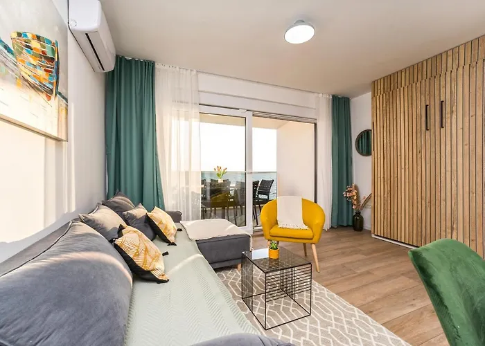 Blue Waves, Beachfront Modern