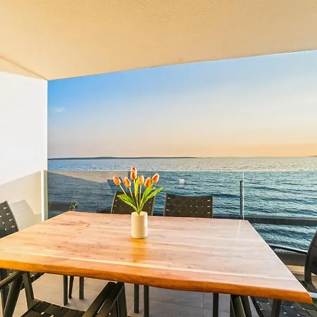 Blue Waves, Beachfront Modern * Mandre