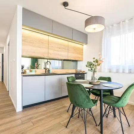 Blue Waves, Beachfront Modern Apartamento Mandre