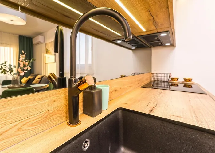 Apartamento Blue Waves, Beachfront Modern Mandre